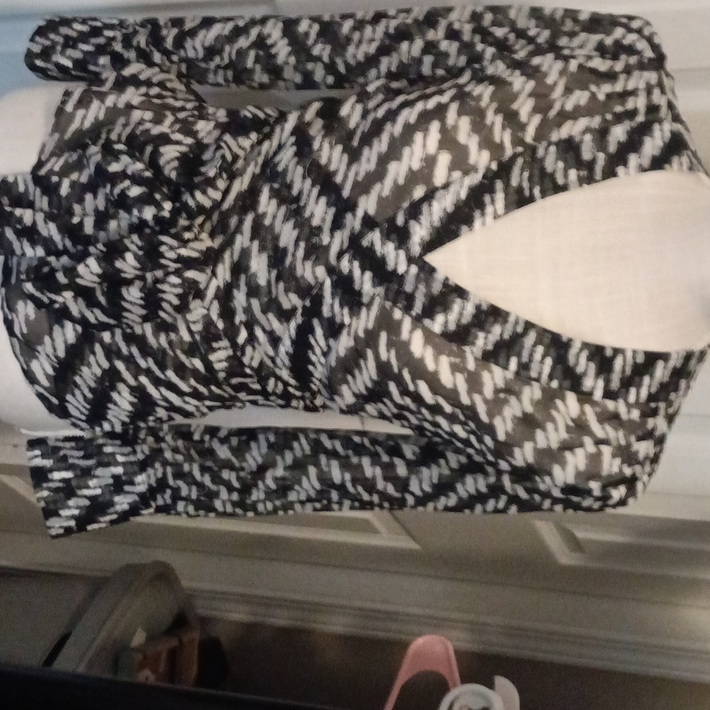 Women's Diane von furstenburg long sleeve silk blouse size 2